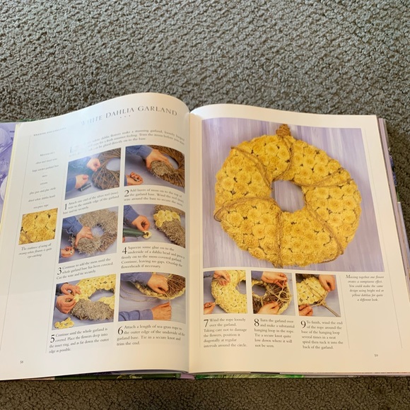 The Complete Book of Garlands, Circles & Wreaths - Picture 5 of 7
